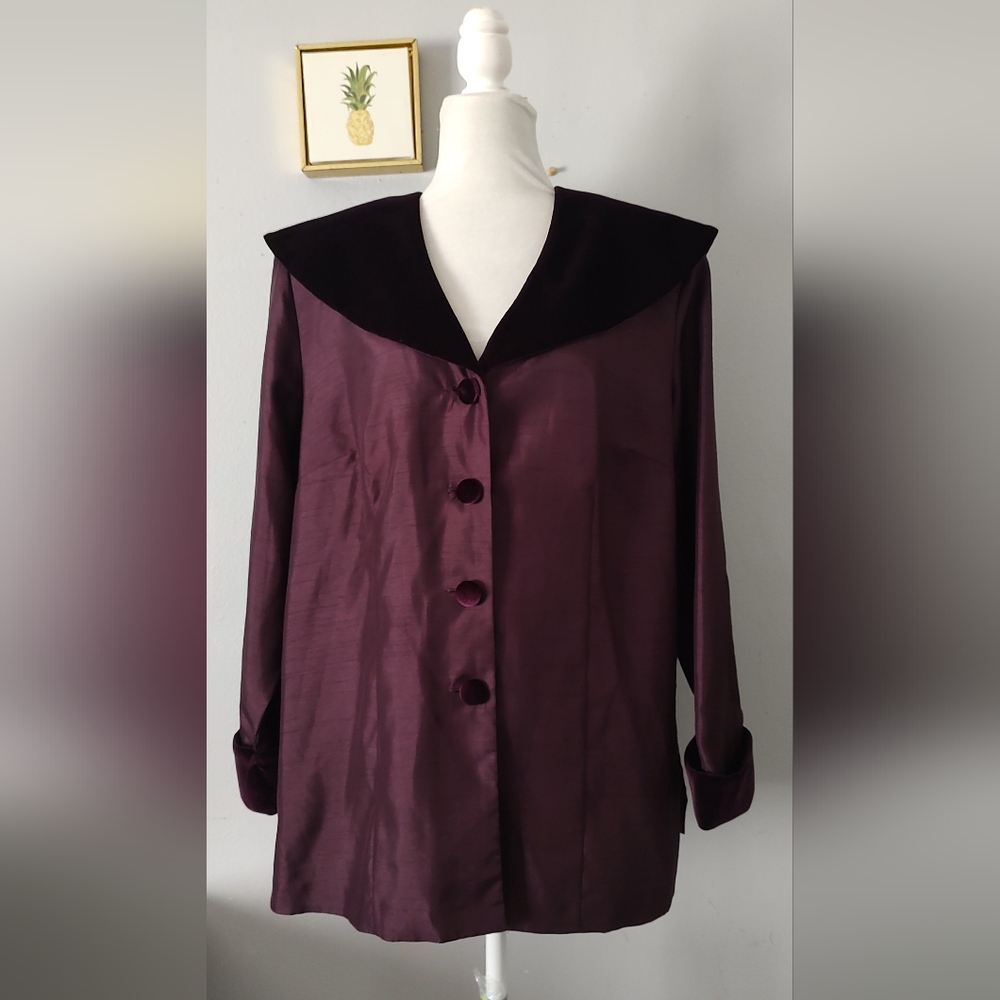 Suit  Women Giorgio Fiorlini Skirt  2 Pieces  Color Burgundy Size 18  Buttons